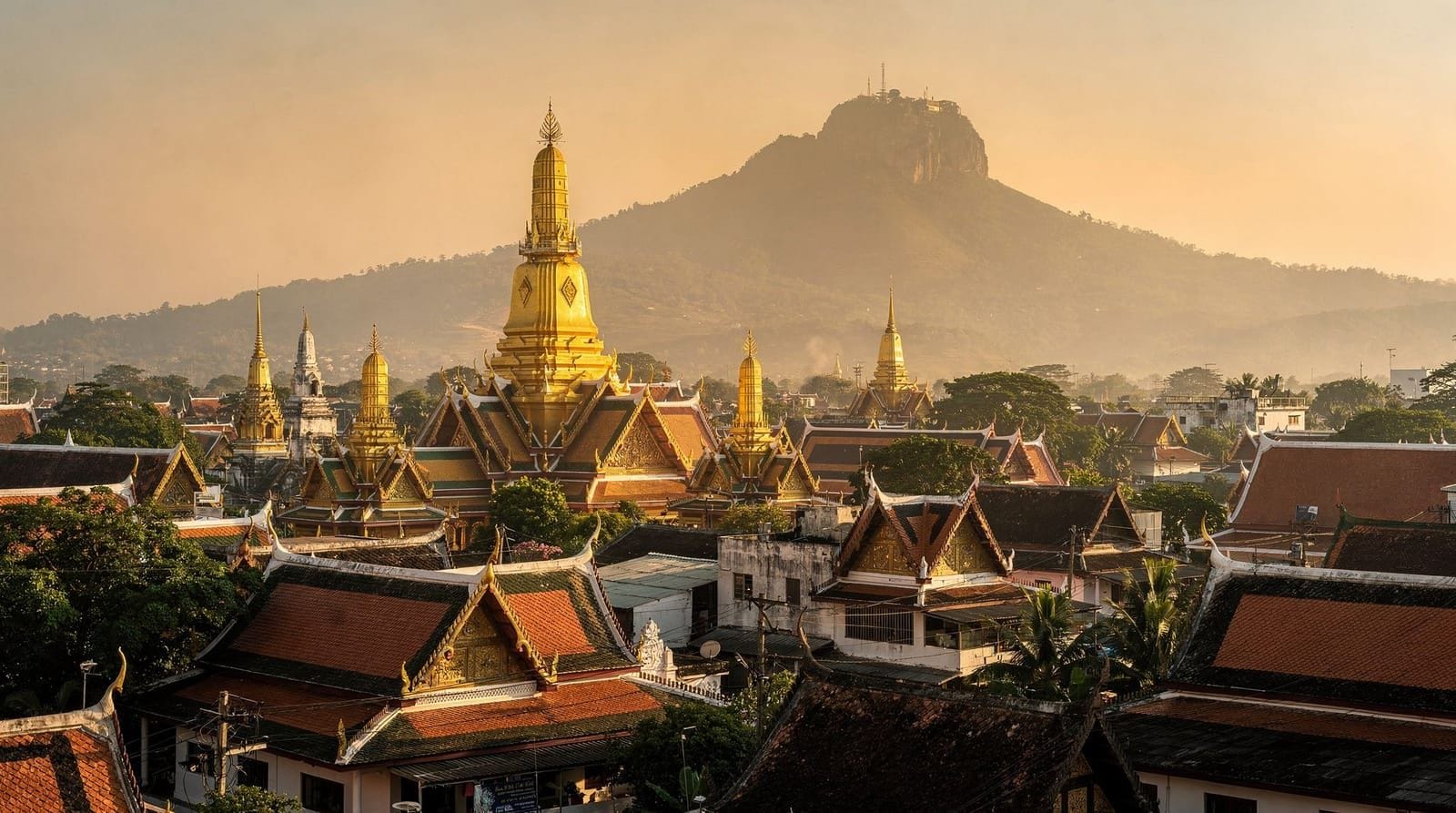 Chiang Mai packing list: what to bring by season and activity — A realistic Chiang Mai packing list for cool, hot/burning and rainy season, plus