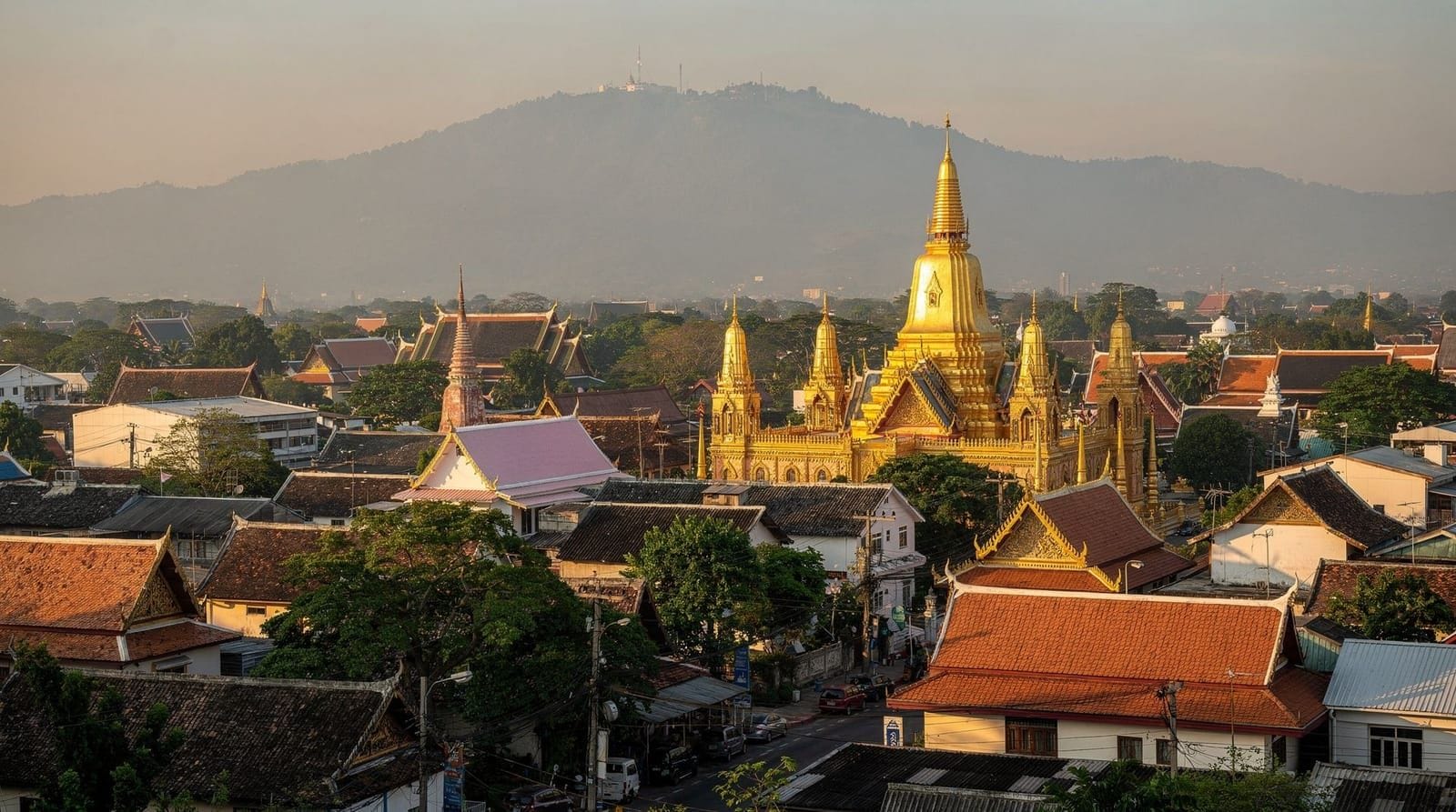 Chiang Mai vs Bangkok: which suits your trip — Chiang Mai vs Bangkok compared honestly: pace, cost, culture, food, nightlife, a
