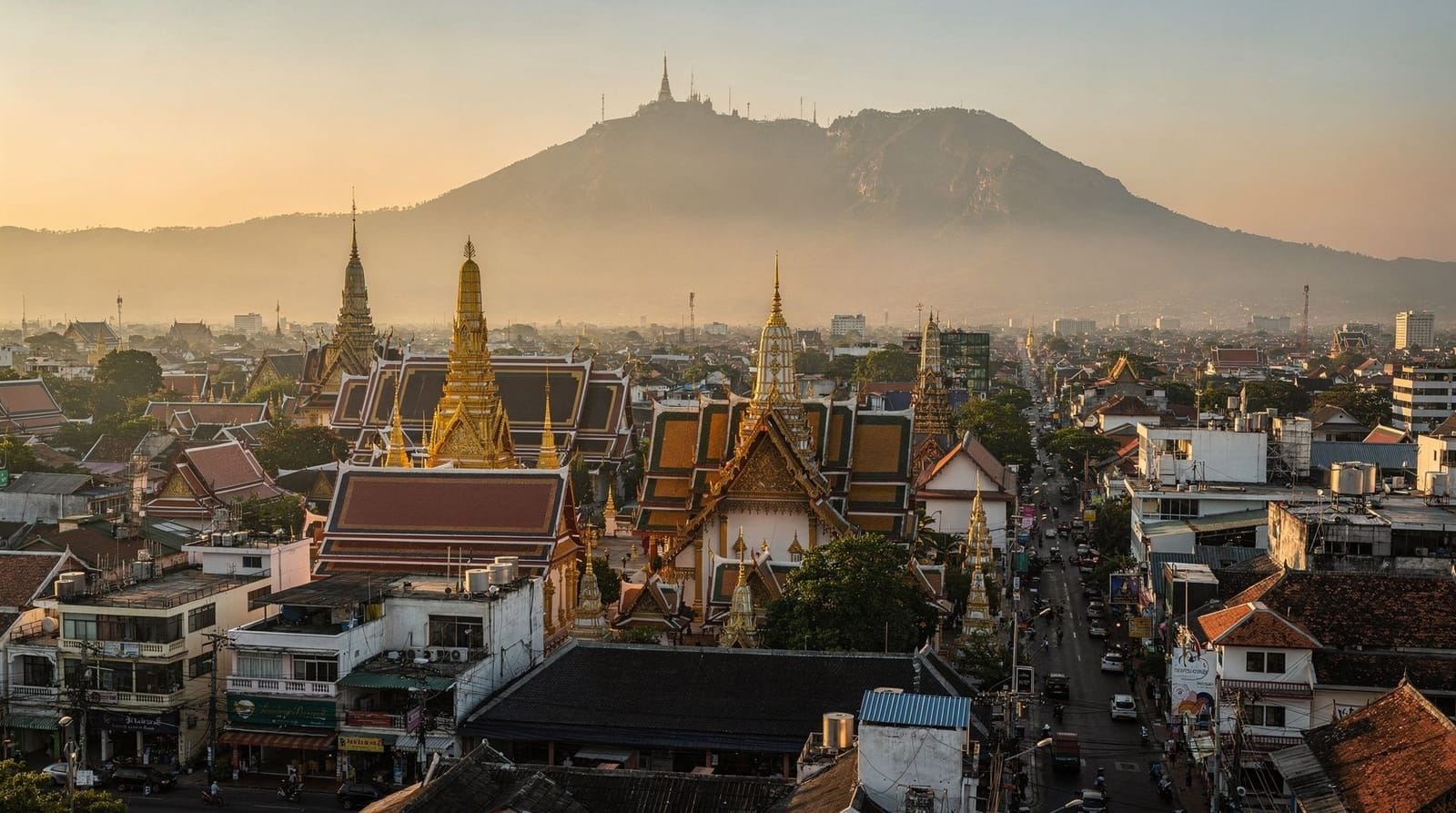Chiang Mai vs Pai: city base or mountain town — Chiang Mai vs Pai compared: city amenities vs mountain-town charm, the winding r