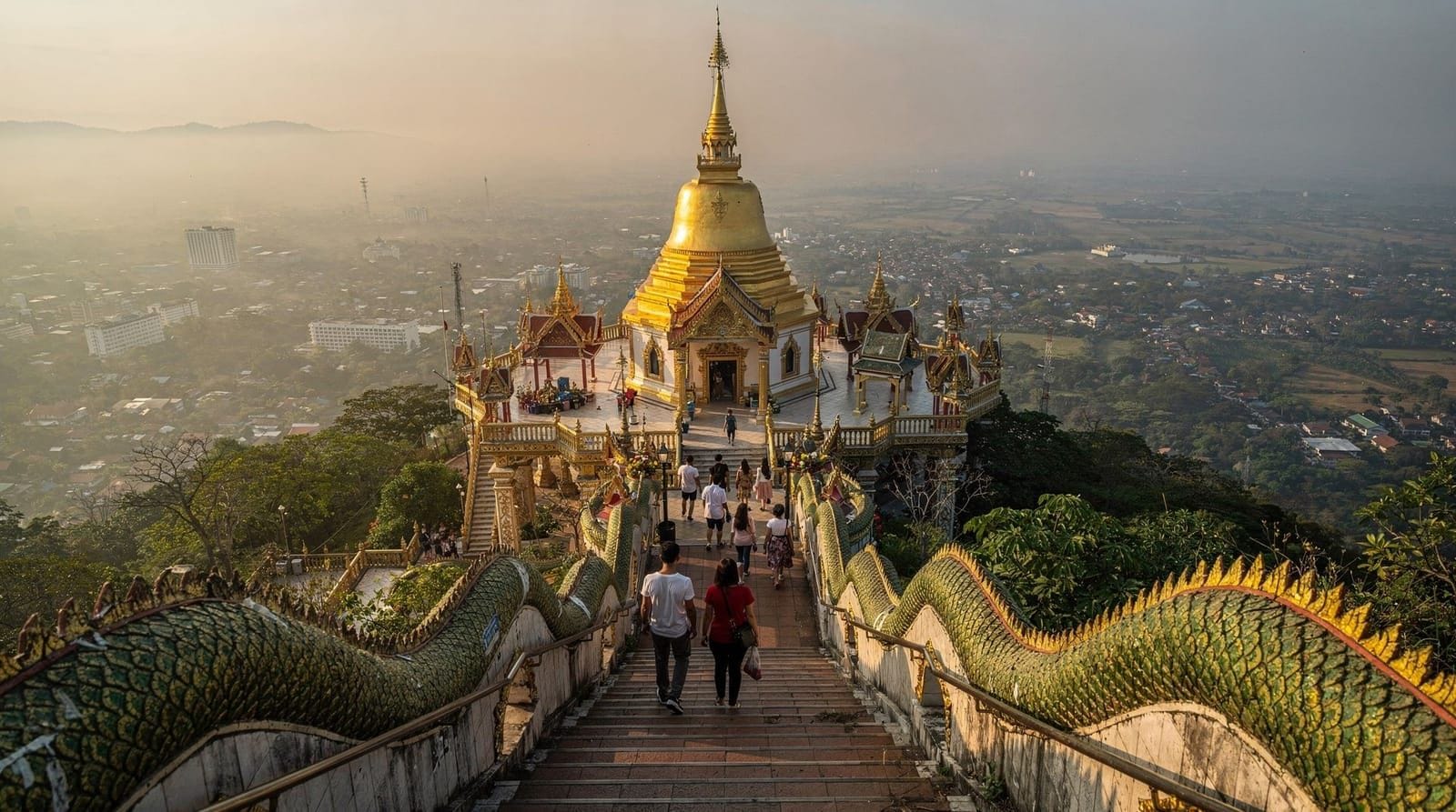 Wat Phra That Doi Suthep: complete visitor guide — How to visit Wat Phra That Doi Suthep: songthaew cost, the 306-step Naga stairca