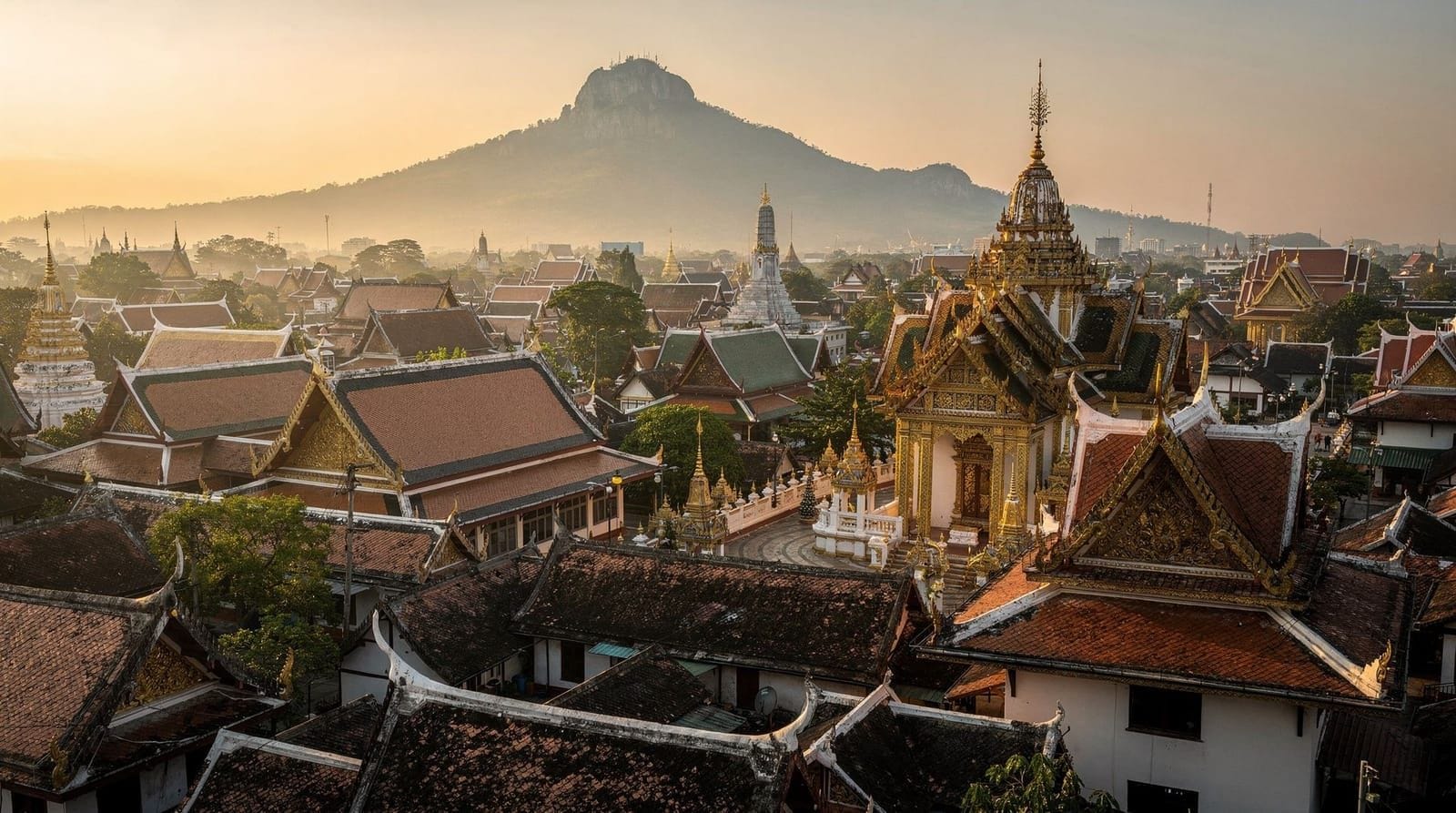 First time in Chiang Mai: what to expect — What first-time visitors to Chiang Mai should expect culturally, from temple eti