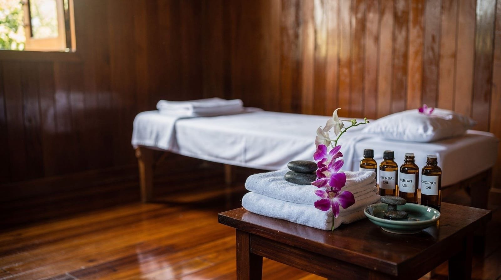 Herbal steam sauna and compress massage in Chiang Mai: what to expect — How Chiang Mai's traditional herbal steam sauna and herbal compress massage work